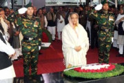 বঙ্গবন্ধুর প্রতিকৃতিতে প্রধানমন্ত্রীর শ্রদ্ধা