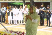 বঙ্গবন্ধুর সমাধিতে প্রধানমন্ত্রীর শ্রদ্ধা