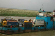 পদ্মায় ফেরি পারাপার ঈদে সংকট সামাল দিতে হবে