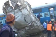 ভারতে ট্রেন দুর্ঘটনায় নিহত ৬৩, উদ্ধারকাজ চলছে