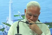 কাঁদলেন মোদি: আমাকে হয়তো ওরা বাঁচতে দেবে না