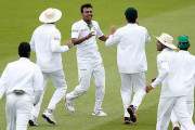 দিনের শুরুতেই বাংলাদেশের পেসারদের দাপট