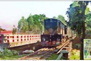 এবার রেলে বাঁশ ব্যবহার