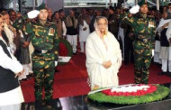 বঙ্গবন্ধুর প্রতিকৃতিতে প্রধানমন্ত্রীর শ্রদ্ধা
