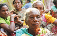 সাঁওতালপল্লিতে আতঙ্ক, পুরুষেরা বাড়িতে নেই